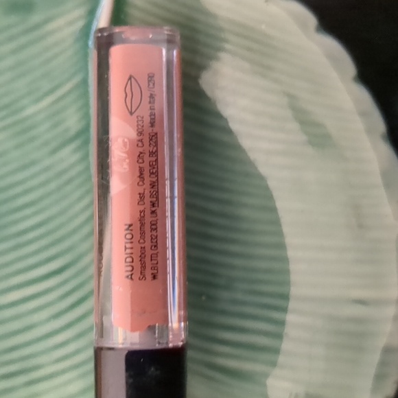 Always On Liquid Lipstick - Picture 2 of 2